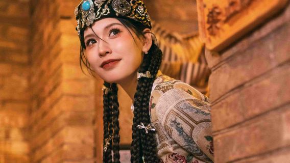 ウルムチTripメモリー【バザールフォトグラファーガイド貸切チャーター通訳撮影+衣装メイク写真ウェディングカスタムチーム空港送迎】