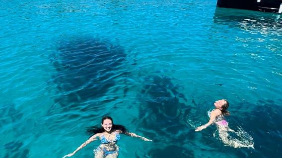 Ibiza: Crucero de snorkel en cuevas al atardecer
