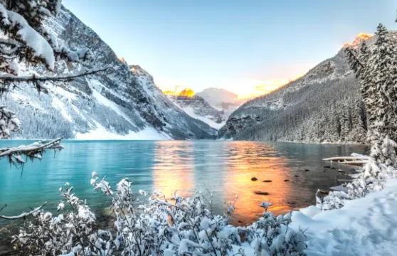 加拿大露易絲湖幽鶴國家公園一日遊【冬季行程／自然橋／翡翠湖】
