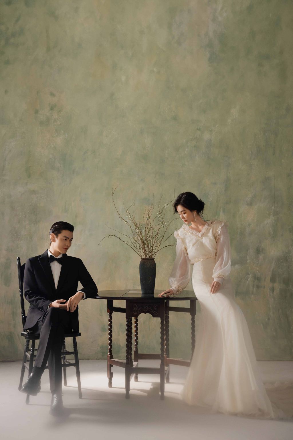 Hangzhou Tonglu Chun'an multilingual guide services, private charter, customized travel planning, business accompaniment, and professional photography documentation.