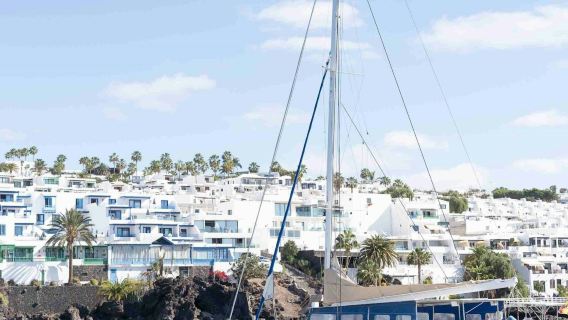 Lanzarote: crociera in catamarano al tramonto + trasferimento + snack e bevande
