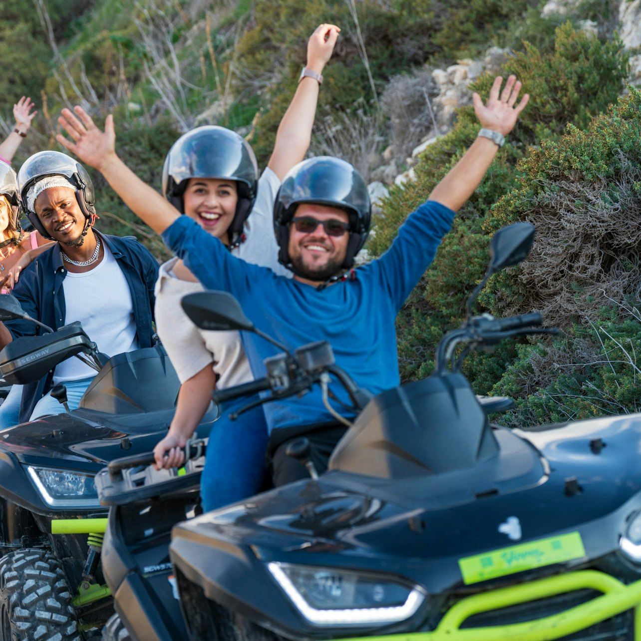 Gozo: Paseo guiado en quad + Traslados + Paseo en barco por Comino + Almuerzo