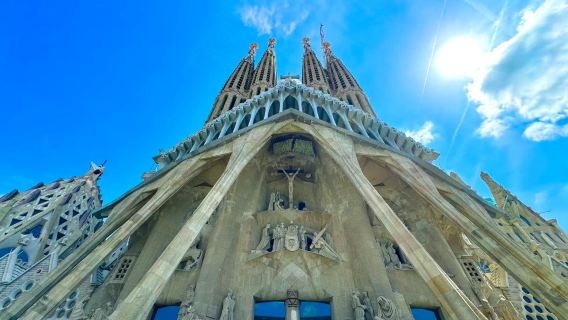 西班牙聖家族大教堂+桂爾公園+米拉之家+巴特羅之家/中文專車