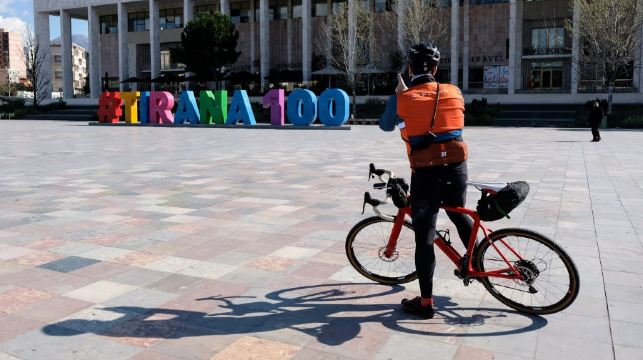 地拉那單車遊：探索地拉那標誌性地標