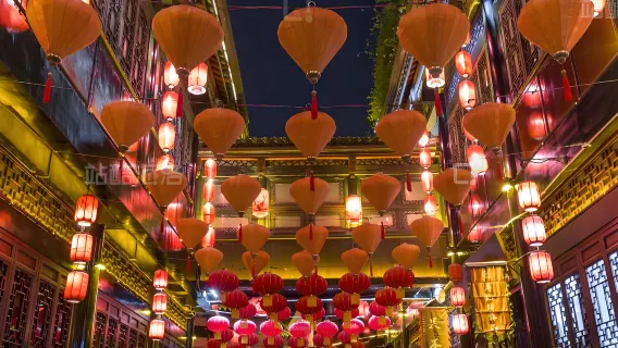 Chengdu Wuhou Temple + Du Fu Thatched Cottage + Sichuan Opera House one-day tour(Three Kingdoms|Tang Poetry|Face Changing