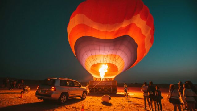 Dubai Hot Air Balloon Flight with Breakfast & Camel Ride