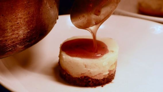 Edinburgh Food Tour with 6 Tastings including Scotch & Haggis