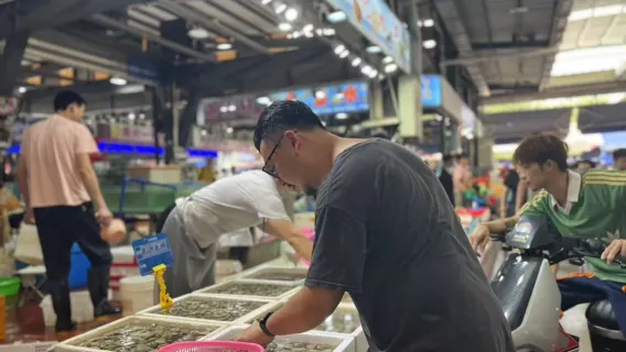 Esplorare il mercato con i locali di Guangzhou e vivere un giorno da abitante del posto tra acquisti e cucina - Guangzhou - Eatwith