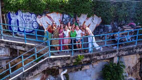 Medellín Comuna 13 hướng dẫn viên địa phương đồ ăn nhẹ và graffiti của riêng bạn