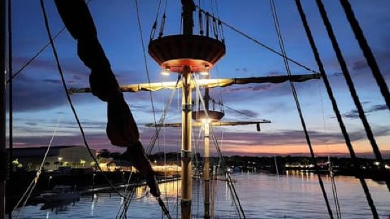 St. Augustine: The Black Raven Rum Runners Pirate Show (21+)