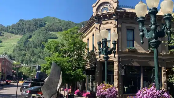 Aspen: City Highlights Walking Tour