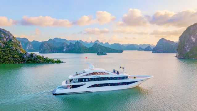 จากฮานอย: ล่องเรือสำราญ Leona Day Cruise ระดับ 5 ดาวสุดหรูที่อ่าวหะล็อง พร้อมอาหารกลางวันรสเลิศ