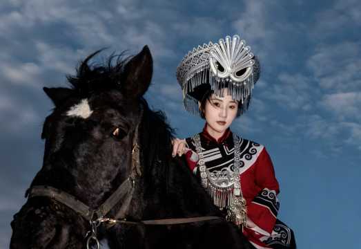 Dali Prefecture Old Town of Lijiang Trip Moments[Choose your style + ethnic costume Trip Moments + diverse clothing + quality service]