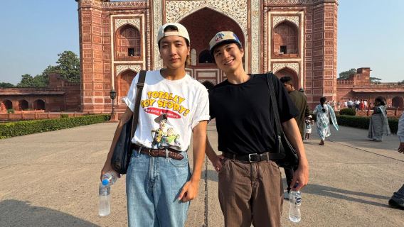 From Delhi: Taj Mahal & Agra Tour by Gatimaan Express Train