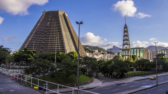 Half-day tour in Rio de Janeiro, Brazil (English-speaking group) | Visit Christ the Redeemer (by train)