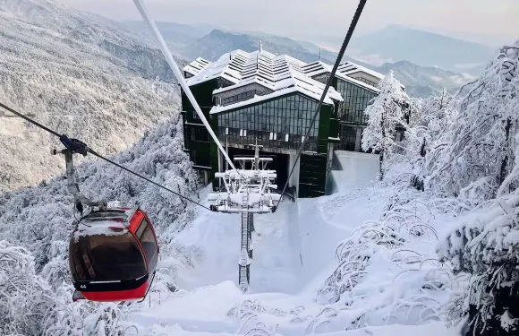 【成都市區-瓦屋山風景區】直通車+景區大門票 輕鬆啟程