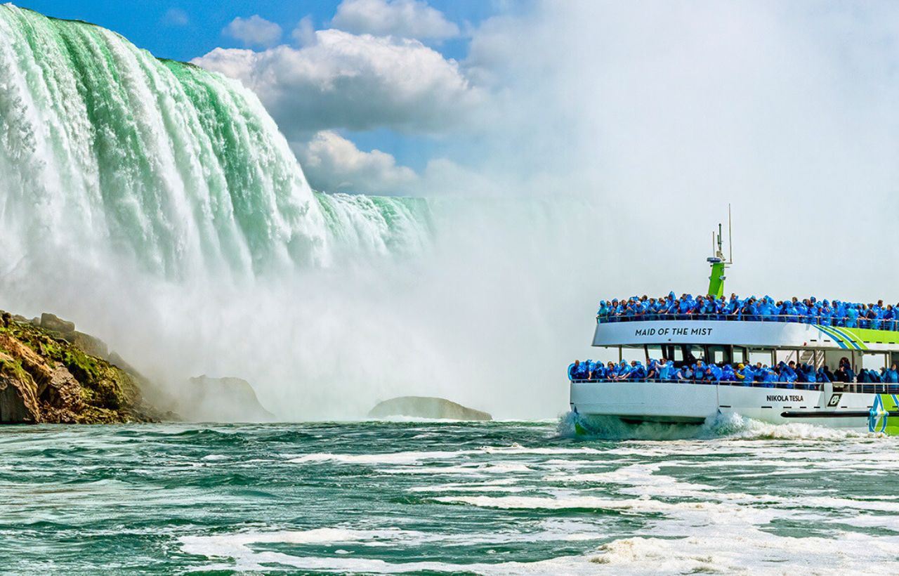 Best of Niagara Falls USA Tour with Boat, Cave, Observation & More