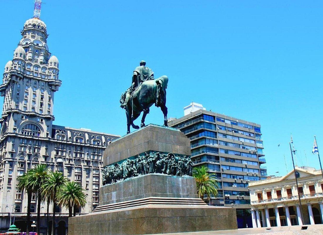 Argentina-Uruguay Montevideo Day Tour (Including Round-Trip Boat Ticket)