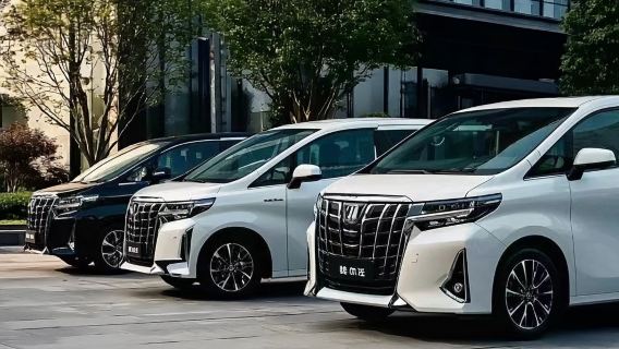 Hong Kong Airport Transfer Service: Direct airport transfers from Hong Kong Airport to Macau, Shenzhen, Guangzhou, Hong Kong, Macau, Zhuhai, and other destinations. Cross-border private charter services available 24/7 with dual-license vehicles.