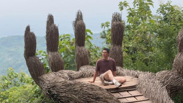 Однодневный тур в Джокьякарту с посещением пещеры Джомбланг, ладони гиганта и пляжа Тиманг