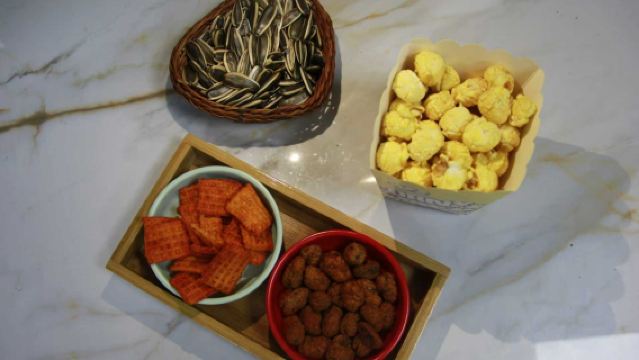 Chongqing Shibati Traditional Style Area - Yuchao Fang "Yuzhou Story" Specialty Snack (Choose 1 from popcorn/sunflower seeds/two-compartment snack box), same price for all visitors