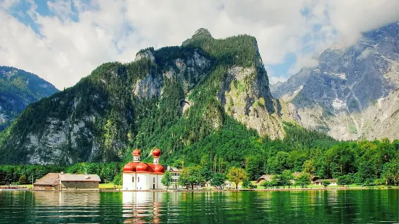 1-day tour to Königssee and the magic forest in Germany | Chinese/English-speaking group with round-trip from Munich
