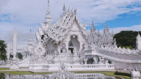 ประเทศไทย จังหวัดเชียงใหม่ วัดร่องขุ่น เชียงราย เหมารถ ทัวร์ 1 วัน (ปรับแต่งกำหนดการเดินทางได้)"