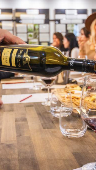 Round-trip 1-day tour to Hunter Region from Sydney [includes winery tasting, lunch & chocolate]