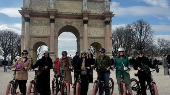Paris: Guided City Highlights Bike Tour