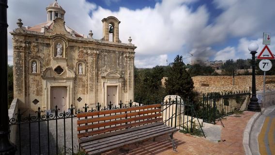 From Mosta: City Highlights Tour of Mosta with Buffet Lunch