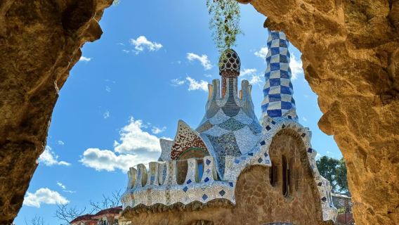 Excursión de un día: Sagrada Familia + Casa Batlló + La Pedrera - Casa Milà [entrada no incluida]