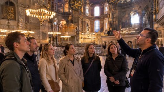 Istanbul: Old City Highlights & Bosphorus Cruise Tour