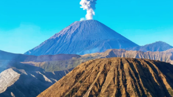 Mt Bromo 1-day tour! Visit the viral Mt Bromo in Indonesia! Booking from 1 person including admission ticket!