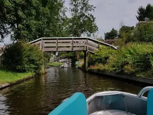 Private Tour of Giethoorn: The Most Romantic Village In The Netherlands