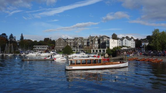ทัวร์วันเดียว/ทัวร์หลายวัน Windermere + Coniston Water + Hawkshead ในอังกฤษ