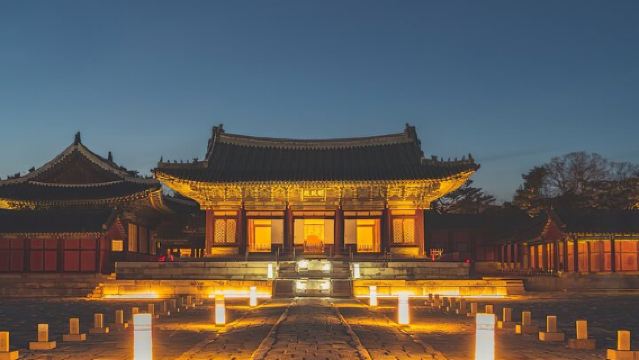 Seoul by Night: Palaces, Market & Street Food Tour (Vegan Option)