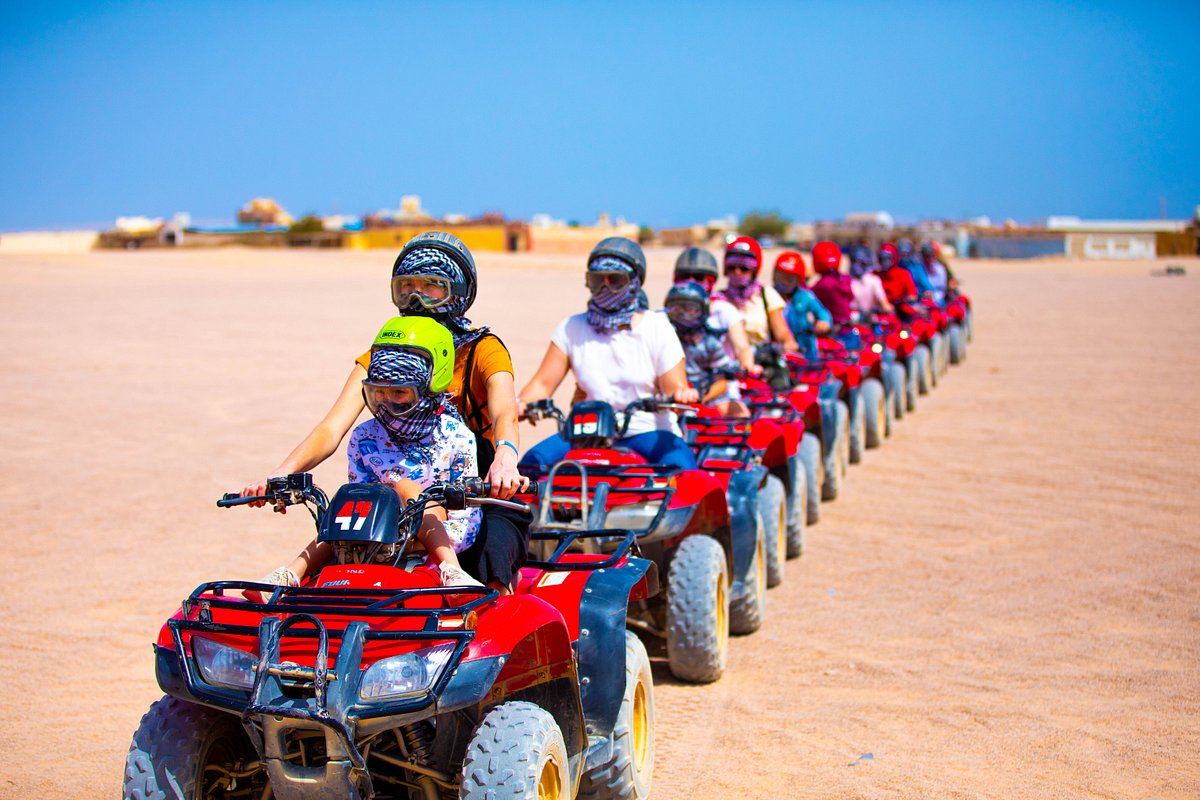 Super Safari a Hurghada: ATV, Buggy, Giro in Jeep, Villaggio Beduino e Spettacolo con Cena