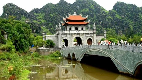 Hanoi, Vietnam: tour di Ninh Binh con guida di lingua inglese