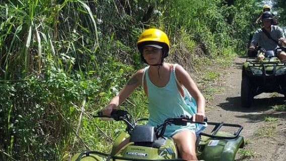 San Cristóbal: Recorrido en vehículos todoterreno en Jungle Bikes