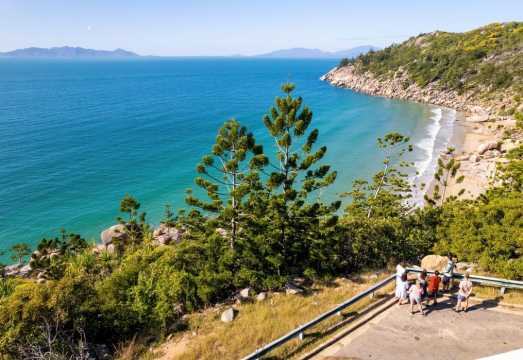 Magnetic Island: Guided Bus Tour with Morning Tea AUD 90.33