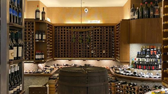 Firenze: Degustazione di vini + Pranzo nel centro storico