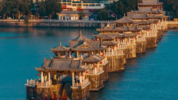Sewaan peribadi Chaozhou | Lawatan sehari ke Kota Lama, Jambatan Guangji, Kuil Peringatan Han Yu & Jalan Paifang | Boleh bertolak dari Shantou