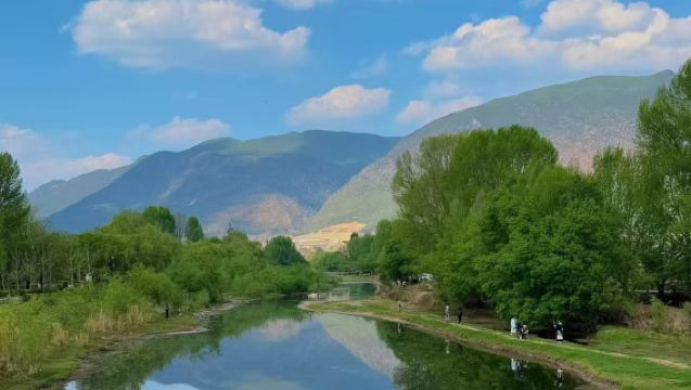 高鐵彌勒東風韻佛城商都湖泉飯店錦繡花街夜市