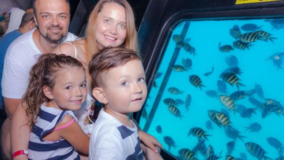 Halbtauchende Seebrücke mit Schnorchelerlebnis in Hurghada