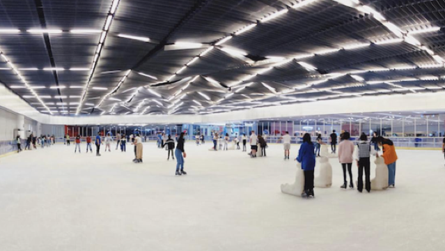 Eislauferlebnis im SM Mall of Asia