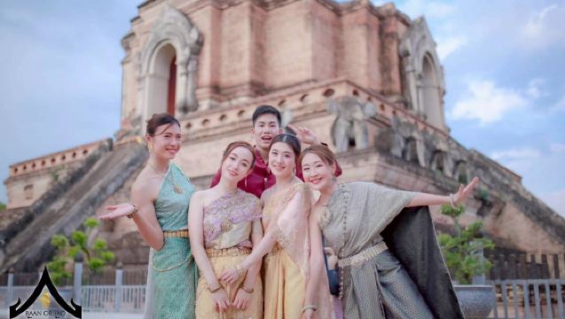เชียงใหม่: ชุดไทยที่วัดในเมือง, เมืองเก่า พร้อมรถรับส่งส่วนตัว และมีบริการช่างภาพให้เลือก
