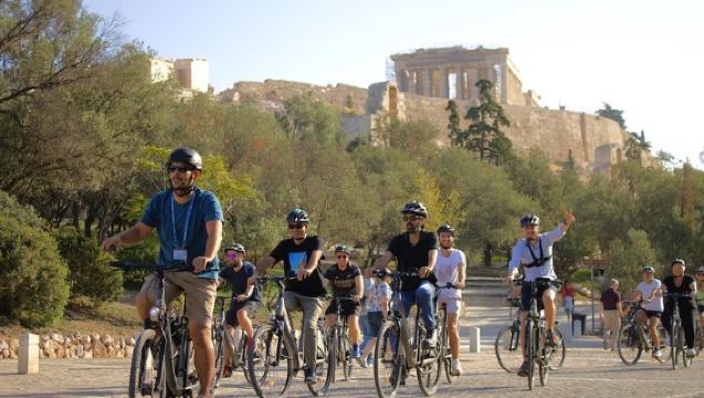 ทัวร์ปั่นจักรยานไฟฟ้าชมวิวเอเธนส์ พร้อมตัวเลือกเยี่ยมชมอะโครโพลิส