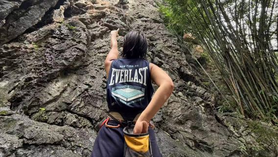 Yangshuo: Half-Day Beginner Rock Climbing Experience