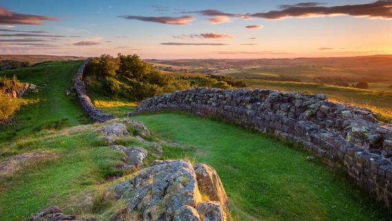Perjalanan satu hari Tembok Hadrian Inggris + Jedburgh + Perbatasan Skotlandia|Minibus yang nyaman