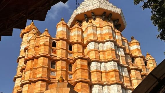 Mumbai Shree Sidhivinayak Temple & Iconic Highlights Tour